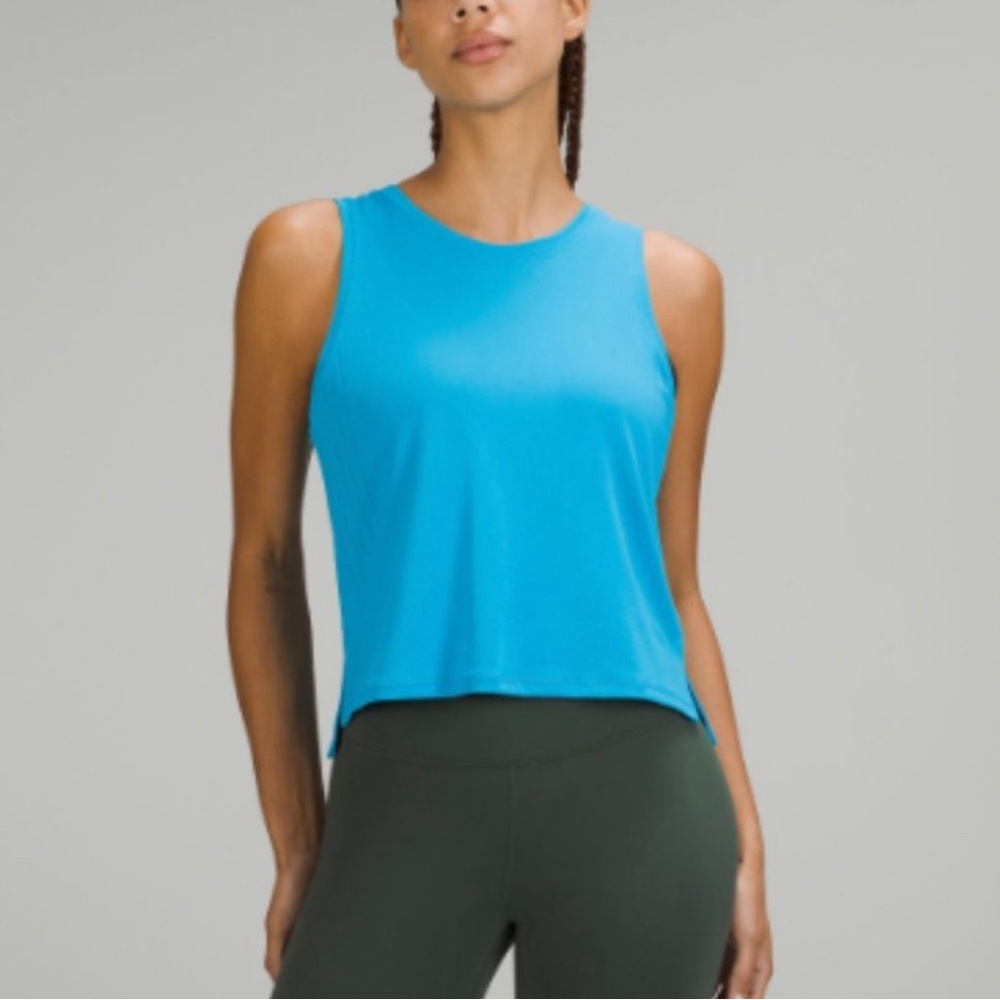 Lululemon Train to Be Top